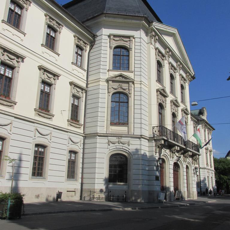 Fortuna Apartments Eger Esterno foto