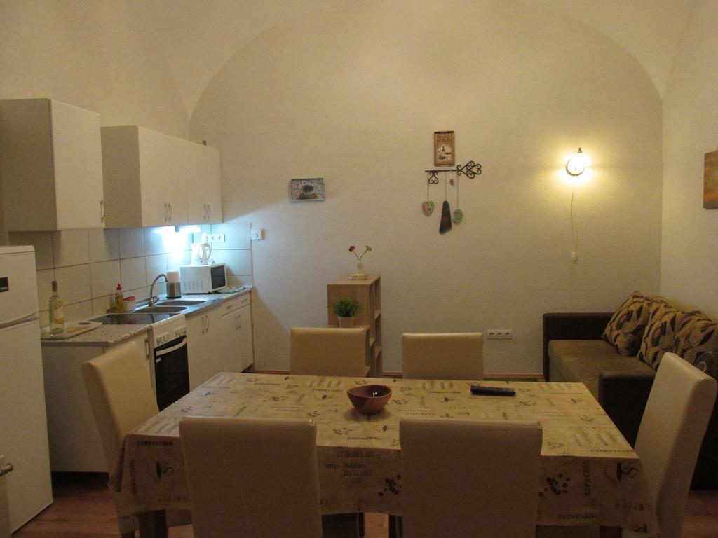 Fortuna Apartments Eger Esterno foto