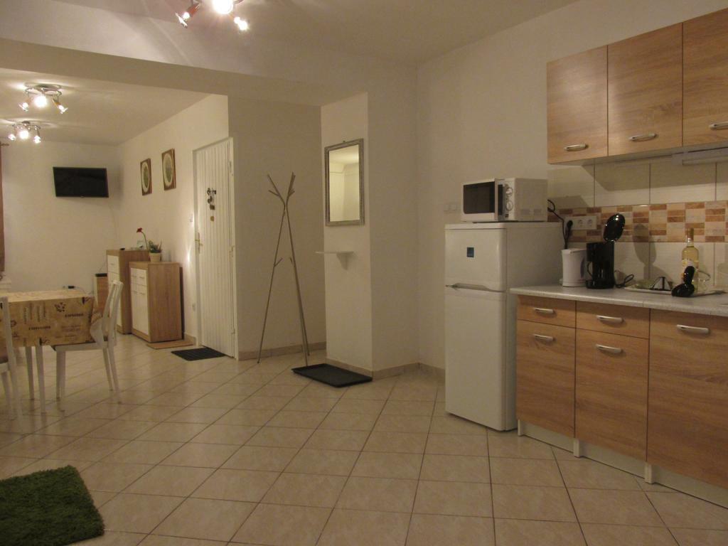 Fortuna Apartments Eger Esterno foto