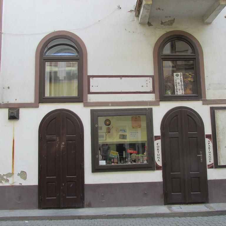 Fortuna Apartments Eger Esterno foto