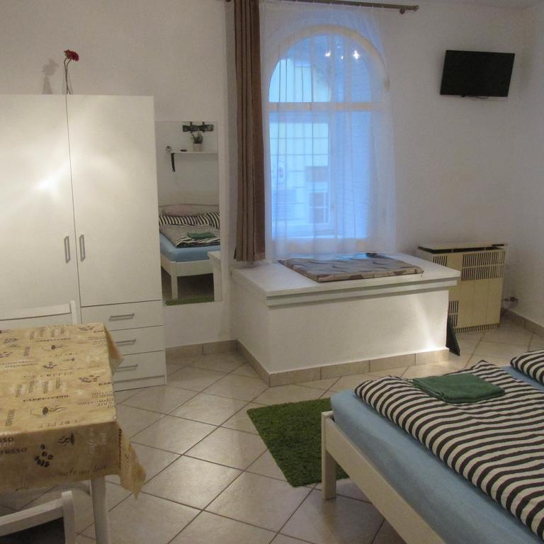 Fortuna Apartments Eger Esterno foto